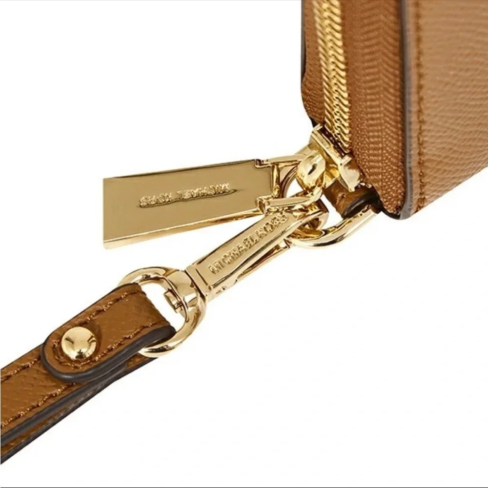 Michael Kors Large Smart Phone Wrislet  NWOT